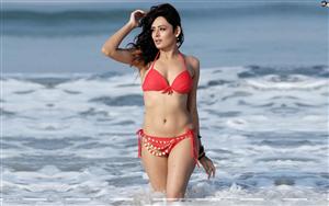 Indian model Rupa Khurana flaunts her red-hot bikini look